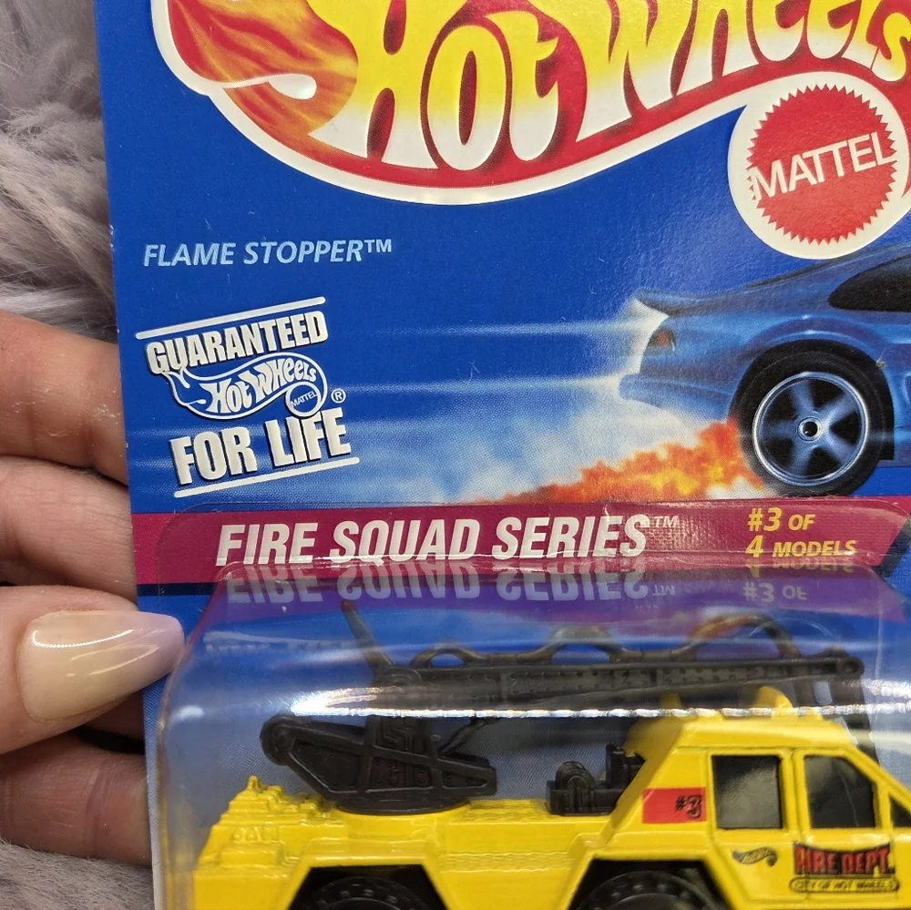 Mattel Hot Wheels Flame Stopper Yellow Fire Truck #426